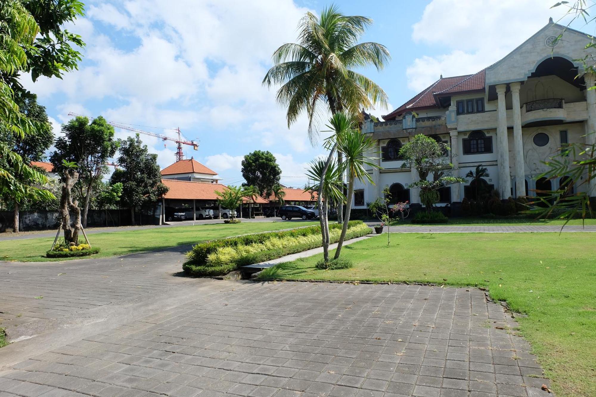 Hotel Dhyana Pura Kapal Exterior foto